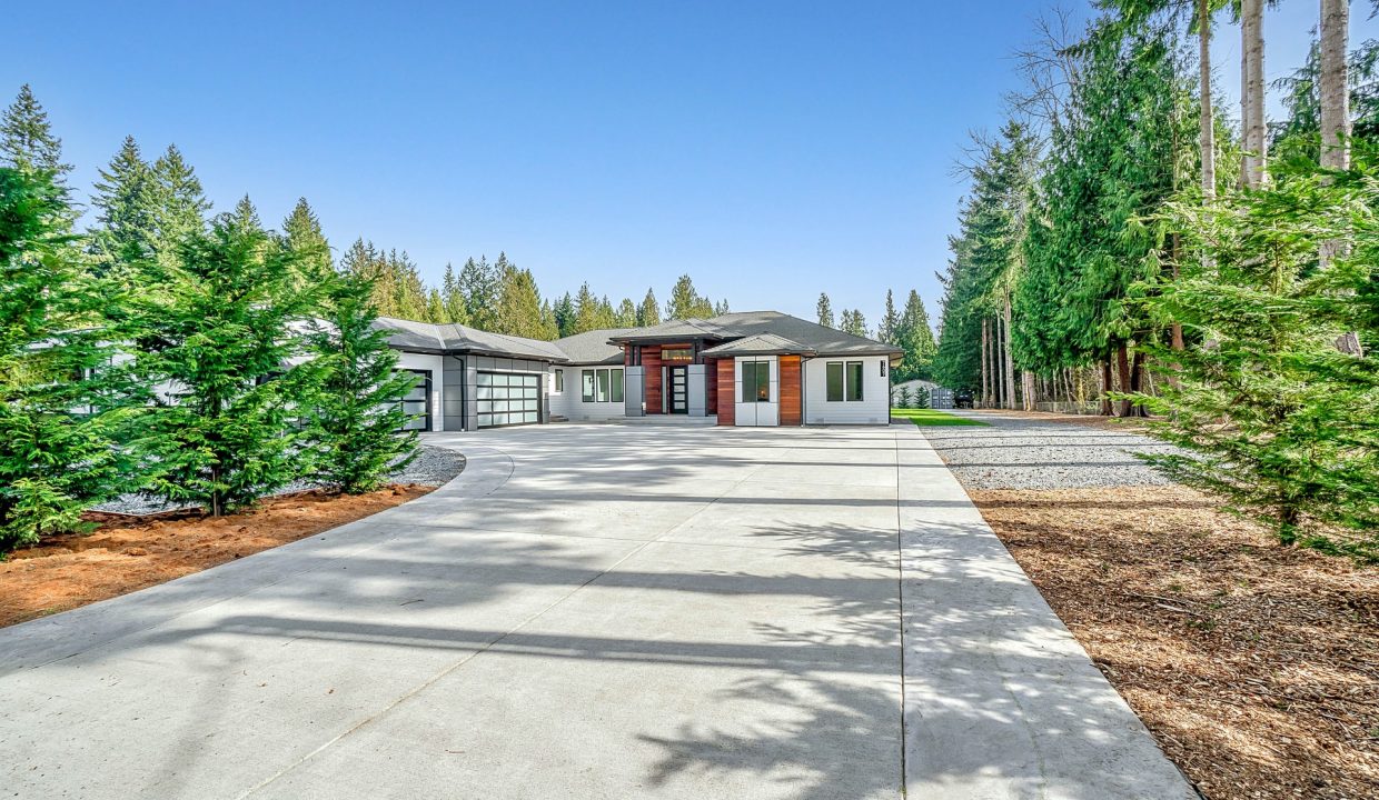 zac-gudakov-0qir5hBOj18-unsplash